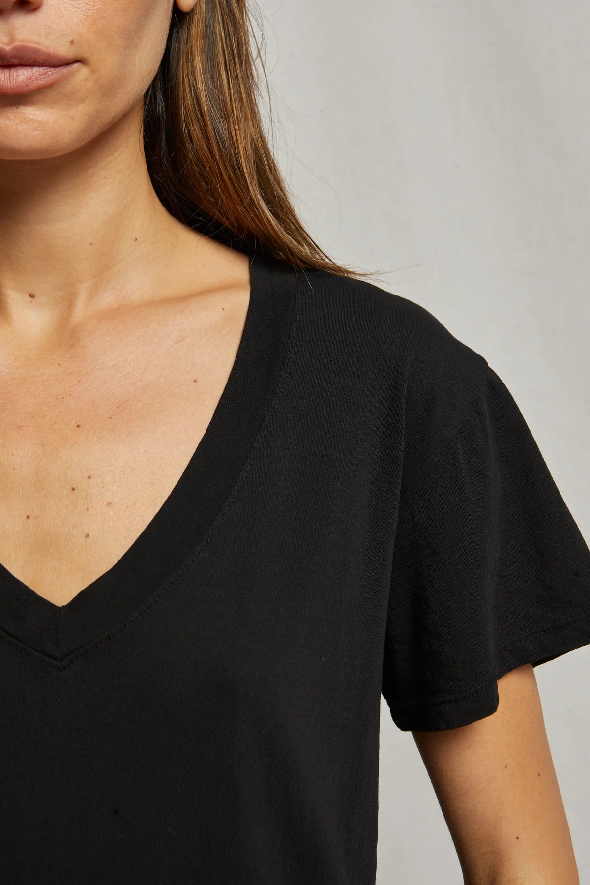 Hendrix Cotton Short Sleeve Boxy V Neck Tee