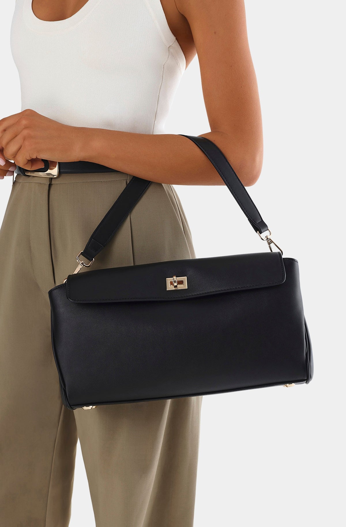 Vela Shoulder Bag