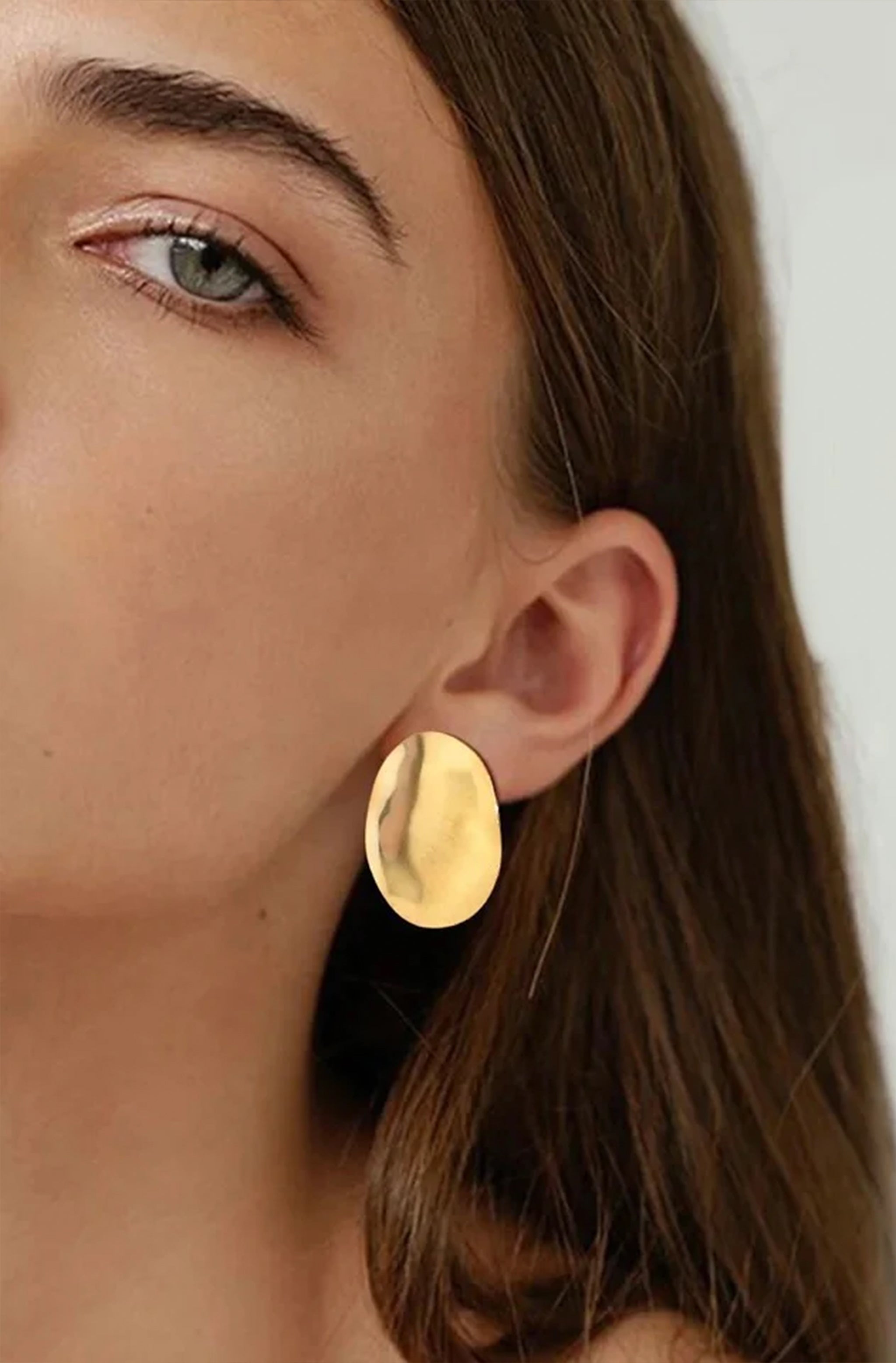 Vanessa Oval Statement Earring